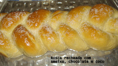 Rosca de chocolate, coco e ameixa