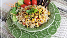 Salada de feijão fradinho com macarrão ao molho vinagrete da ABIMAPI