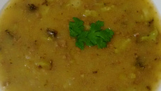 Sopa de fubá com brócolis