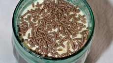 Taça pavê de brigadeiro com sorvete de creme