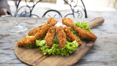 Petisco de frango ao molho de iogurte