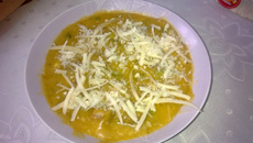 Sopa de mandioca com frango