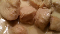 Frango com curry e leite de coco