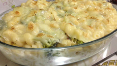 Macarrão com brócolis no forno da Lidi