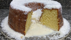Bolo de coco úmido
