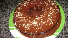 Bolo de amendim com chocolate