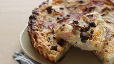 Torta de shimeji com alho poró e cream cheese