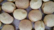 Pão de queijo goiano