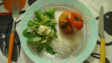 Tomates recheados com peixe desfiado