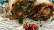 Pescada recheada com legumes