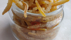 Cascas de laranja cristalizadas