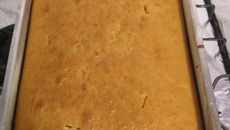 Bolo de amendoim com coco