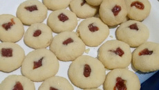 Biscoitinho amanteigado com goiabada