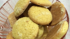 Broinha quebradiça de fubá