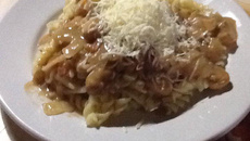 Espaguete ao molho funghi  (sem creme de leite)