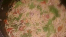 Macarrão com molho de calabresa