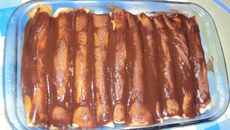 Panqueca doce de banana com canela e queijo