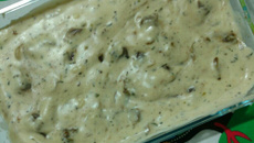 Picadinho de carne ao molho branco caseiro