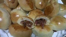 Pão de alho com recheio de carne seca