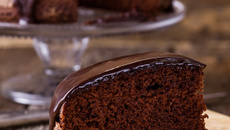 Bolo de chocolate com calda