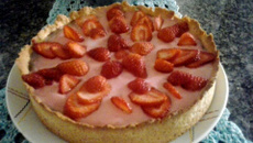 Torta de morango fácil e barata