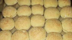 Pão de queijo crocante