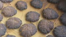 Biscoito de aveia com chocolate e canela