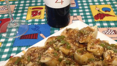 Conchiglione de salmão ao molho vermelho