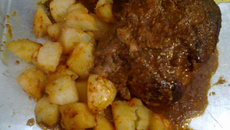 Carne assada no saquinho com batatas