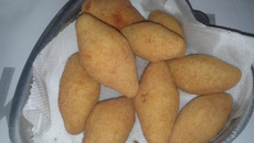 Bolinho de mandioca com carne seca