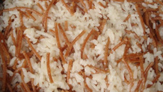 Arroz com macarrãozinho da mamãe