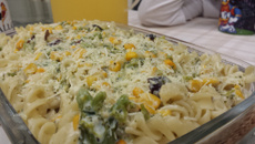 Macarrão com brócolis e molho branco