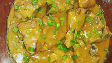 Costelinha de porco com mel e mostarda