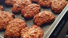 Cookies de aveia, nozes e damasco turco