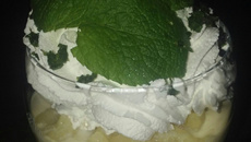 Sobremesa de abacaxí tropical