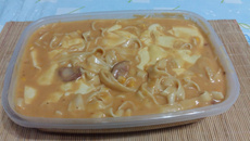 Macarrão talharim na panela de pressão