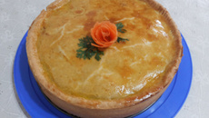 Empadão de frango cremoso