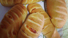 Pão com queijo minas, requeijão e alho