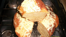 Pão-de-ló recheado com queijo
