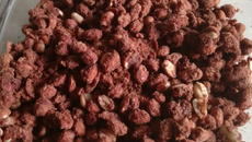 Amendoim doce (chocolate)