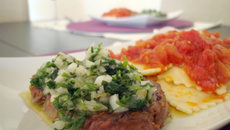 Filé mignon com salsa verde