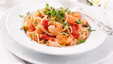 Macarrão ao molho de camarão