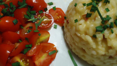 Risoto com queijo de cabra e tomates
