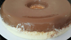 Pudim de chocolate com coco