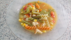 Sopa de legumes saborosa