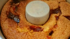 Bolo rápido de milho e goiabada