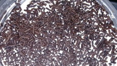 Bolo de nata com cobertura de chocolate