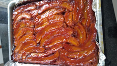 Bolo nutritivo de banana caramelada 