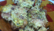 Coxa e sobrecoxa assada com molho de maionese