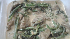 Carne com catupiry e brócolis